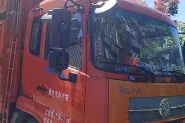 二手东风商用车 天锦中卡 160马力 4X2 6.75米仓栅式载货车(国五) 单桥 东风康明斯二手载货车 黄牌图片