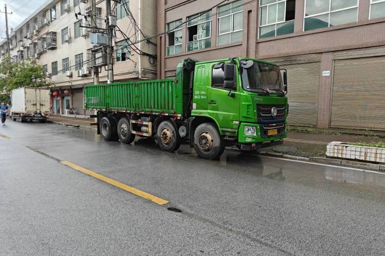 二手东风华神 270马力 自卸车