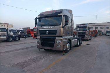 二手中国重汽 汕德卡SITRAK G7重卡 510马力 6X4 AMT自动挡牵引车(国六) 双驱 潍柴二手牵引车 黄牌图片
