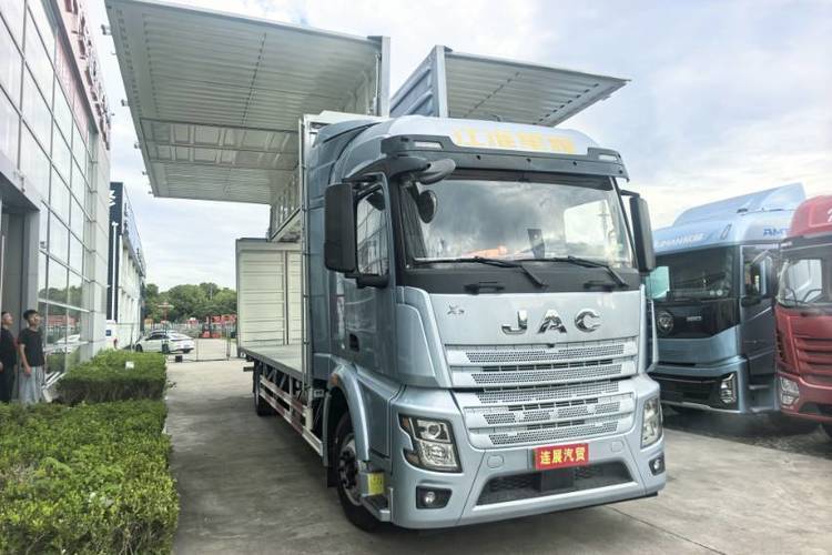 二手江淮格尔发 300马力 载货车