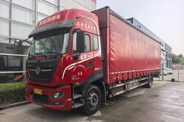 二手东风商用车 天锦KR PLUS 舒适版 290马力 4X2 9.8米厢式载货车(国六)(高顶双卧)(国六) 单桥 东风康明斯二手载货车 黄牌图片