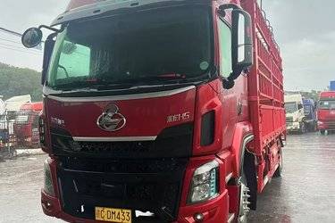 二手东风柳汽 乘龙H5中卡 270马力 4X2 6.8米仓栅式载货车(国六) 单桥 玉柴二手载货车 黄牌