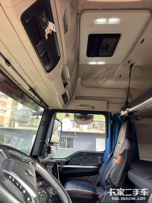重汽汕德卡 290马力 专用车