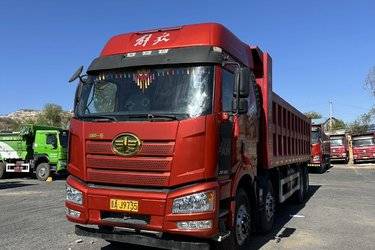 二手一汽解放 新J6P重卡 550马力 8X4 8.2米自卸车(国五) 前四后八 锡柴二手自卸车 黄牌