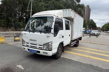 二手庆铃 五十铃100P 98马力 3.2米双排厢式轻卡(国四) 单桥 庆铃五十铃二手载货车 蓝牌图片