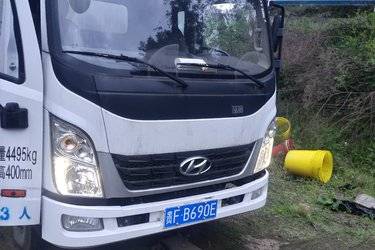 二手现代商用车 泓图200 116马力 3.815米排半仓栅式轻卡(国五) 单桥 潍柴二手载货车 蓝牌图片