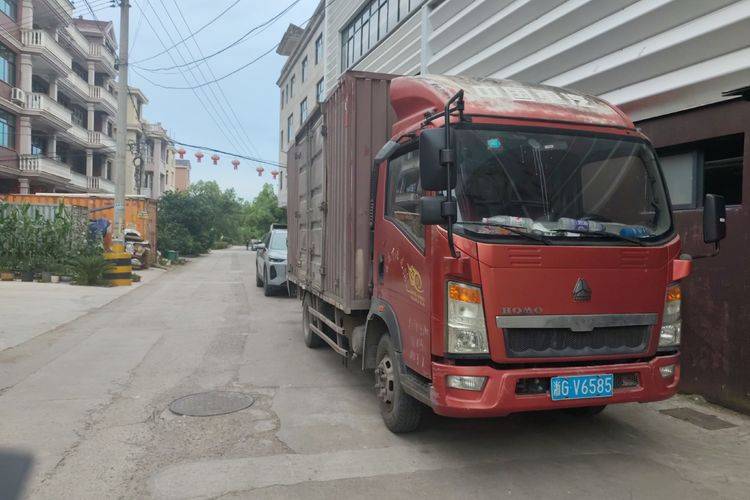 二手重汽HOWO轻卡 95马力 载货车