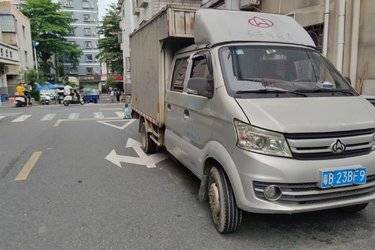 二手长安跨越王X5 PLUS 标准版 1.5L 112马力 2.835米双排厢式小卡(国五) 单桥 小康动力二手载货车 蓝牌图片