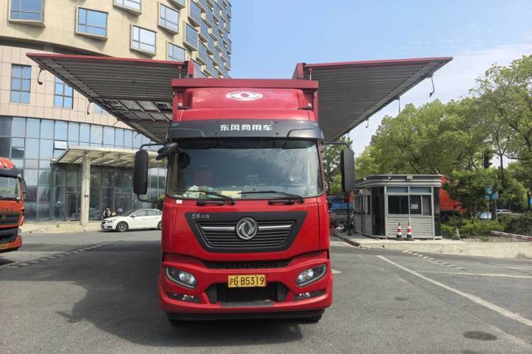 二手东风商用车 245马力 载货车
