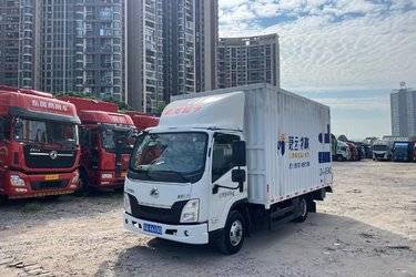 东风柳汽 乘龙L2 140马力 4X2 载货车(国六) 单桥 玉柴二手载货车