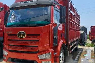 二手一汽解放 J6L中卡 质惠版 240马力 4X2 6.75米仓栅式载货车(国五) 单桥 锡柴二手载货车 黄牌