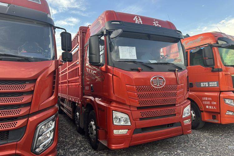 二手青岛解放 350马力 载货车