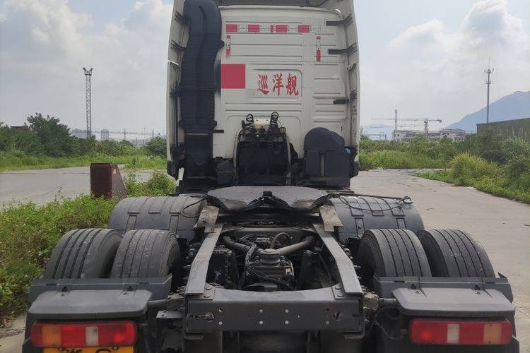二手沃尔沃 460马力 牵引车