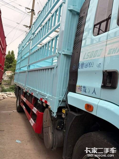 陕汽重卡 270马力 载货车
