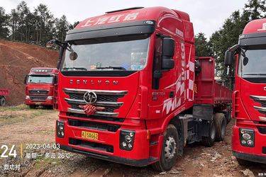 二手上汽红岩 杰狮C500重卡 标载版 520马力 6X4牵引车(国五) 双驱 上菲红二手牵引车 黄牌