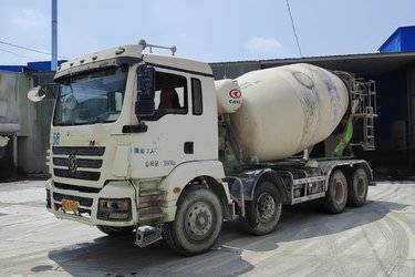 二手陕汽重卡 德龙新M3000 轻量化版 340马力 8X4 7.49方混凝土搅拌运输车(国五) 前四后八 东风康明斯二手搅拌车图片