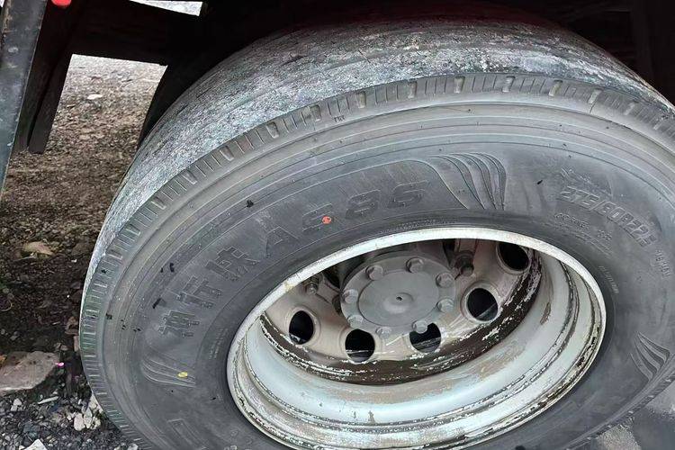 重汽豪沃(HOWO) 290马力 载货车