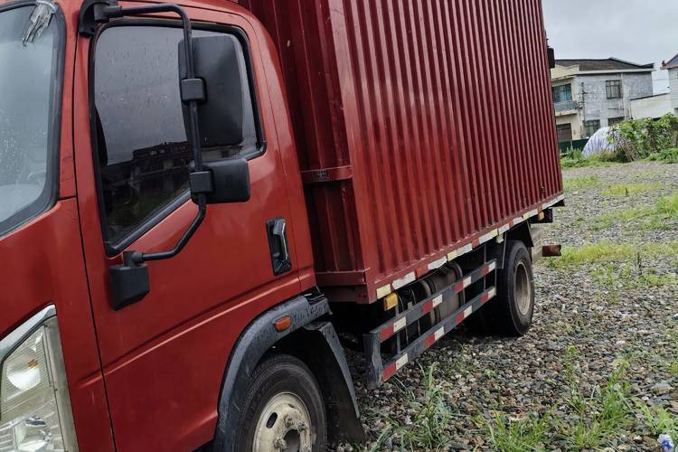 二手重汽豪曼 220马力 载货车