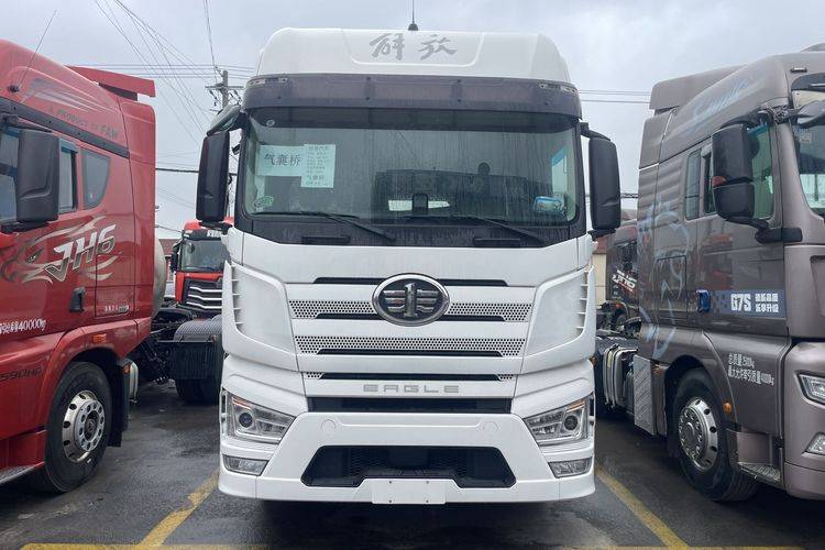 二手一汽解放 560马力 牵引车