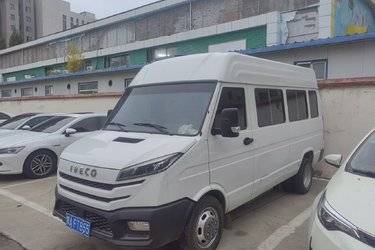 二手依维柯 EuroCargo系列 299马力 4X2 载货车 单桥 南京依维柯二手载货车 黄牌图片