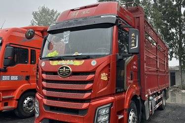 二手一汽解放 J6G 领航版 320马力 4X2 6.75米AMT自动档仓栅式载货车(国六) 单桥 锡柴二手载货车 黄牌图片