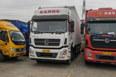 二手东风商用车 天龙重卡 270马力 6X2 9.6米厢式载货车(国五) 前四后四 东风康明斯二手载货车 黄牌图片