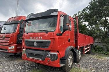 二手中国重汽 HOWO T5G重卡 240马力 6X2 9.52米栏板载货车(国五) 前四后四 中国重汽二手载货车 黄牌