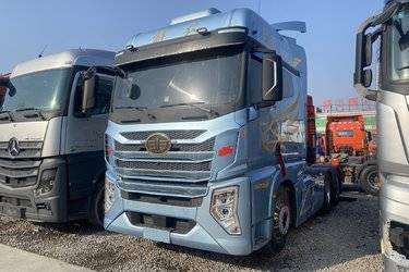 青岛解放 鹰途 商务舱 自由款 620马力 6X4 AMT自动档牵引车(国六) 双驱 锡柴二手牵引车 黄牌