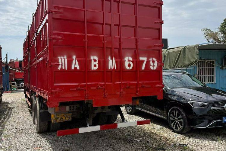 二手东风商用车 450马力 载货车