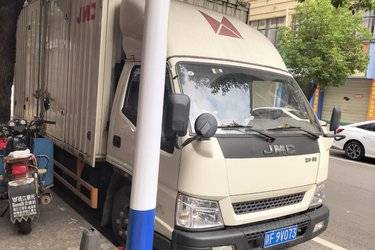 二手江铃 顺达宽体 普通款 116马力 4.02米单排厢式轻卡(国五) 单桥 江铃二手载货车 黄牌