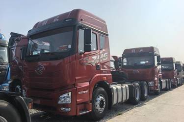 二手青岛解放 JH6重卡 领航版 北方款 520马力 6×4 牵引车(国六) 双驱 锡柴二手牵引车 黄牌