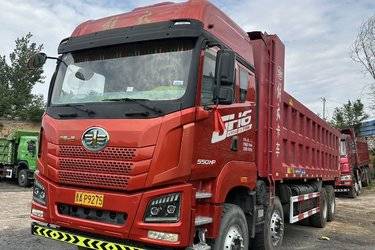 二手青岛解放 JH6重卡 550马力 8X4 8.2米自卸车(国六) 前四后八 潍柴二手自卸车 黄牌