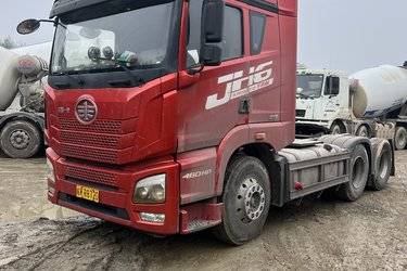 二手青岛解放 JH6重卡 460马力 6X4牵引车(国五) 双驱 锡柴二手牵引车 黄牌图片