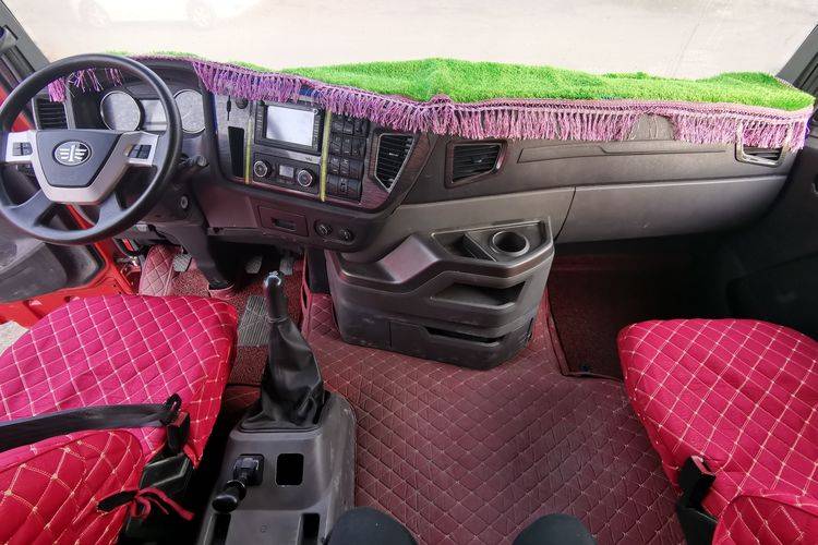 已售9.6米前四后八高栏载货车 青岛解放 350马力