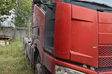 二手一汽解放 J6P重卡 领航版 460马力 6X4牵引车(国四) 双驱 锡柴二手牵引车 黄牌图片