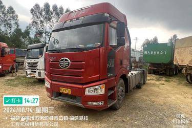 二手一汽解放 J6P重卡 460马力 6X4牵引车(国五) 双驱 锡柴二手牵引车 黄牌图片