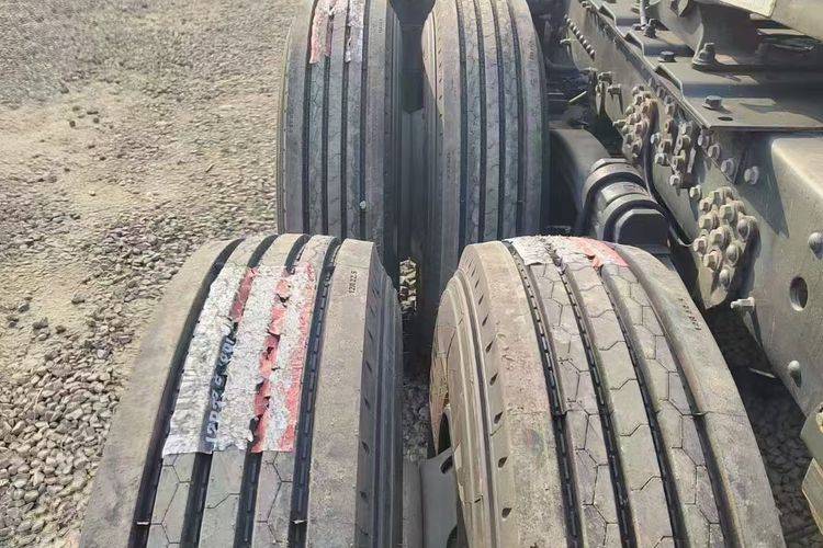二手东风商用车 520马力 牵引车