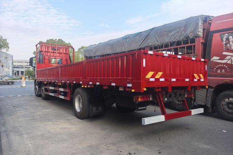 二手一汽解放 360马力 载货车