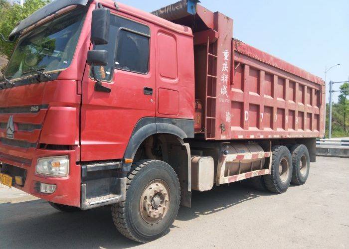 自卸车重汽豪沃howo380马力