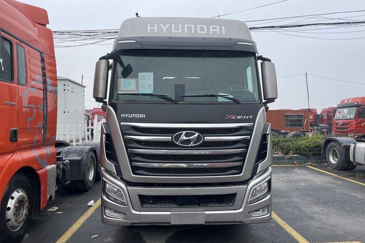 二手现代商用车 520马力 牵引车