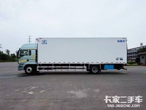 重汽汕德卡 330马力 专用车