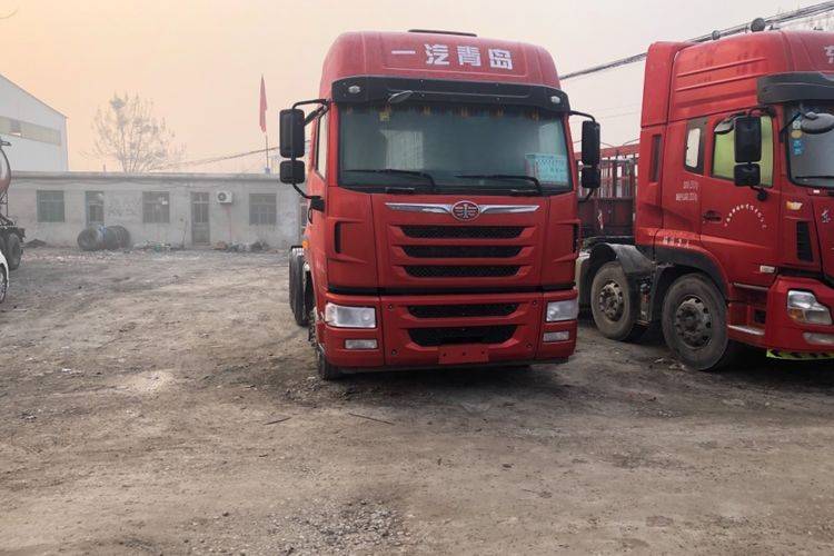 出售二手牵引车青岛解放天v375马力