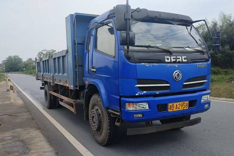 二手东风股份 130马力 自卸车