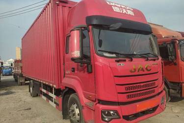 二手江淮 德沃斯T9 290马力 4X2 7.8米厢式载货车(国六) 单桥 安徽康明斯二手载货车 黄牌图片