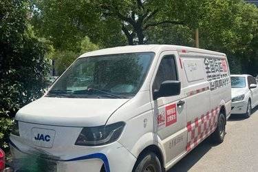 二手江淮 征程W1 尊享版 2.5T 3.2米单排纯电动栏板微卡  二手电动卡车电动载货车图片