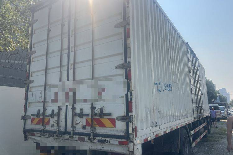 二手重汽豪沃(HOWO) 310马力 载货车