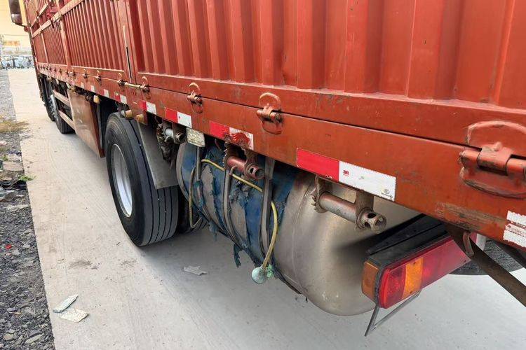 二手青岛解放 350马力 载货车