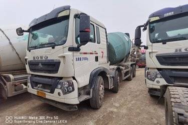 二手中国重汽 HOWO TX 340马力 8X4 7.5方混凝土搅拌车(国五) 前四后八 曼二手搅拌车