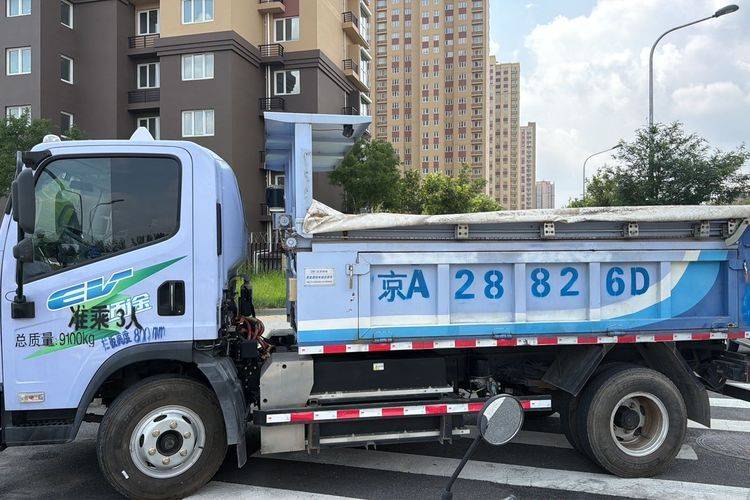 二手一汽解放轻卡 110马力 自卸车