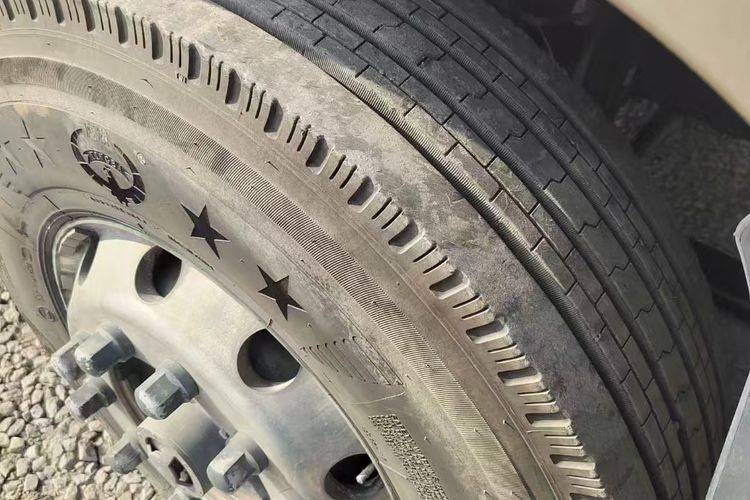 二手东风商用车 520马力 牵引车